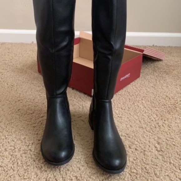 Dressbarn - Picture 2 of 9